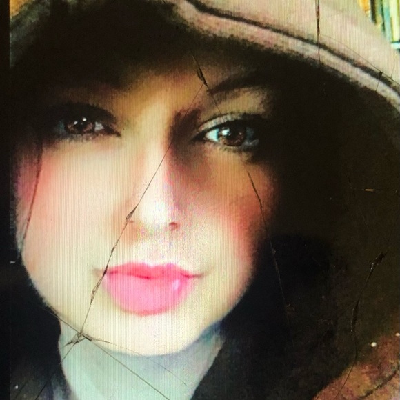 Meet your Posher, Shannon - Picture 1 of 1